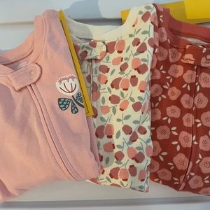 Bundle of 3 girls Amazon Essentials pjs